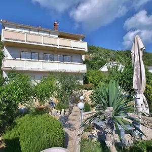 Apartman Andelo I Ruzica, Mundanije